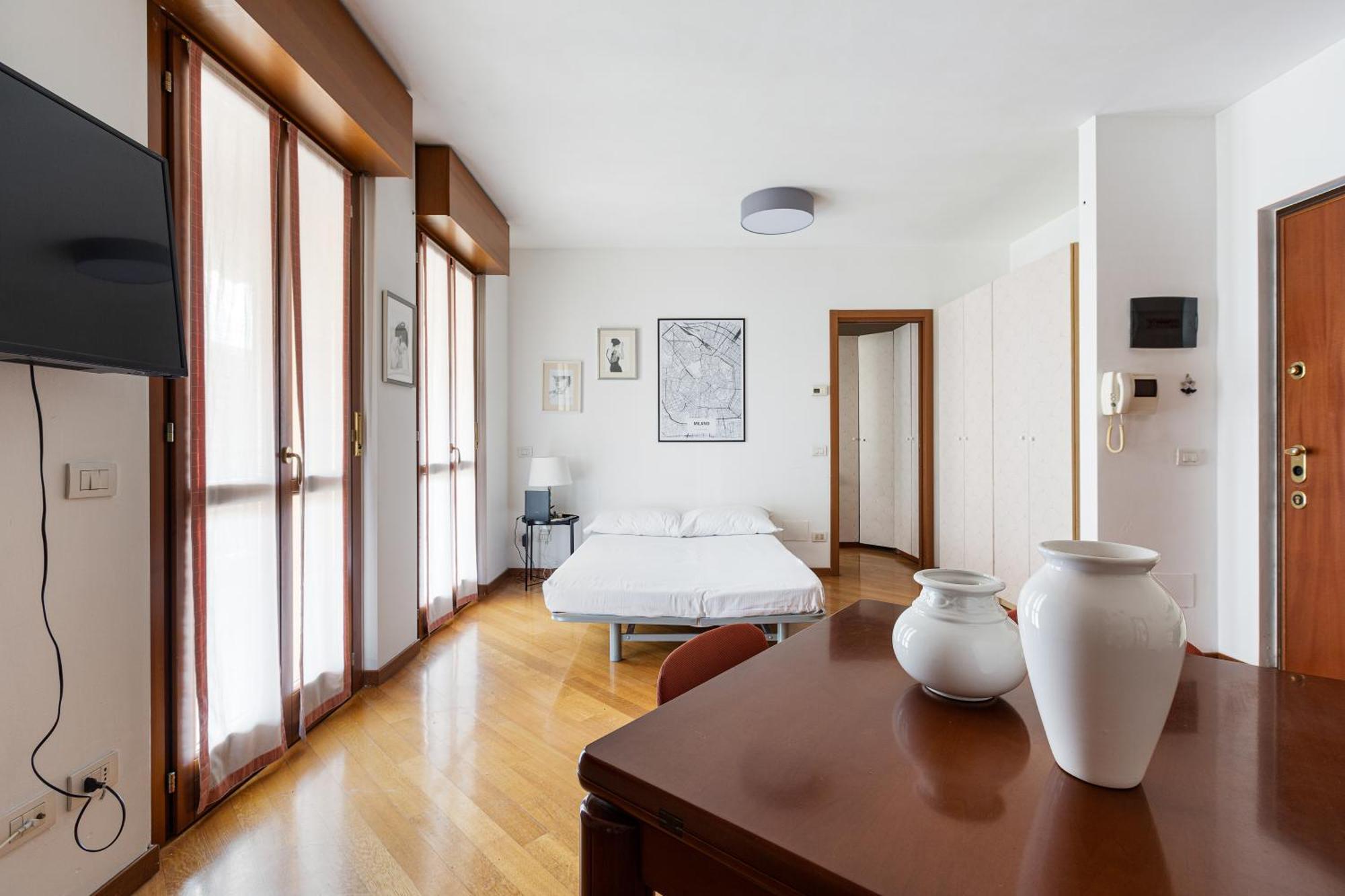 Cosy With Balcony & Private Garage * Mailand